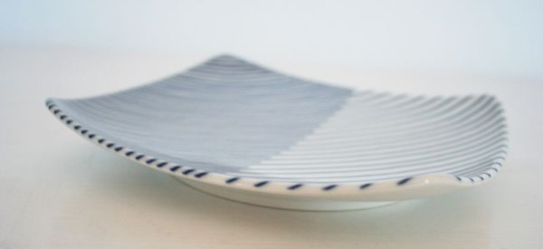 画像3: 【白山陶器】重ね縞 反角中皿　 (3)