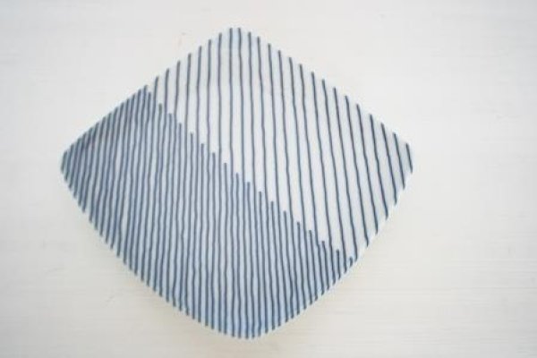 画像2: 【白山陶器】重ね縞 反角中皿　 (2)